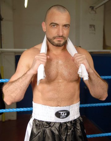 Beefy daddy boxer Frank Philipp