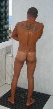 Dark snikked Brazillian guy shows his bubble butt in the shower