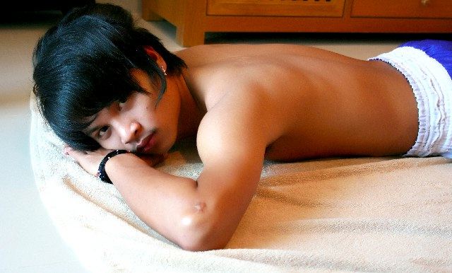 Cute young Thai twink 
