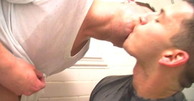 Piss soaked twinks kissing