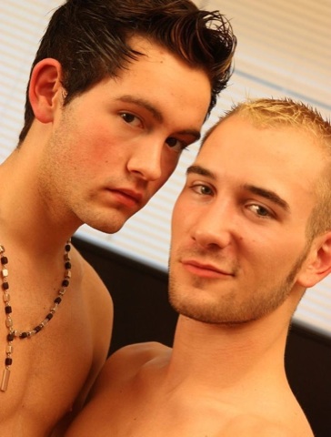 Baby-faced 19-year-old twink Jayden Taylor and scruffy blond boy Jacob Wright