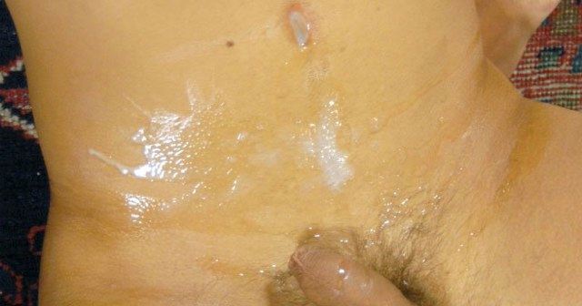 Smooth twink abs covered in fresh jizz