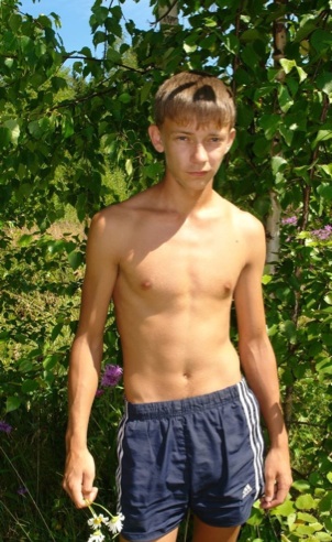 Shirtless skinny twink outside in the sun
