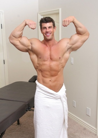 RippedZeb Atlas shows off his massive biceps