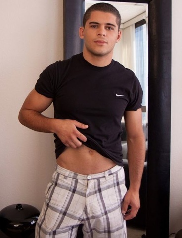 Hot yougn Latino shows off his smooth abs