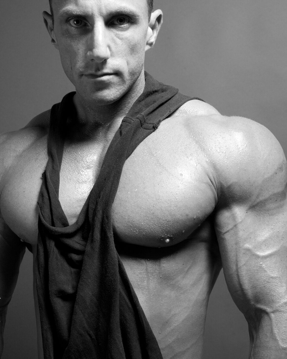 Big pecs, shoulders and arms on bodybuilder Johnny Cruise