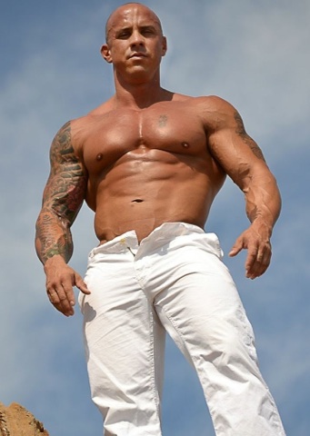 Hot inked bodybuilder VIn Marco shirtless outside