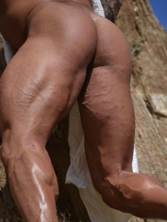 Vin beefy muscled ass and legs