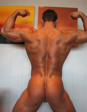 MNike flex\'s his muscled back and beefy ass