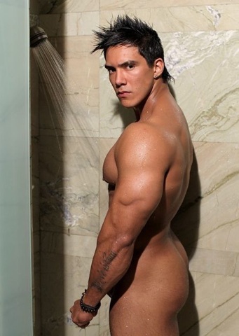 Wade Trent in the shower