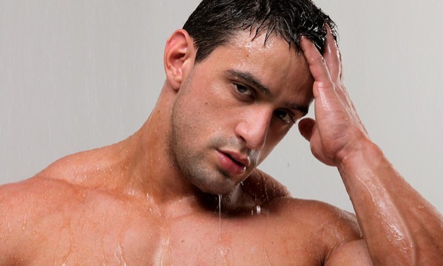 Hot young bodybuilder Macho Nacho dripping wet
