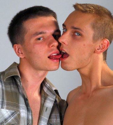 twink boys kissing